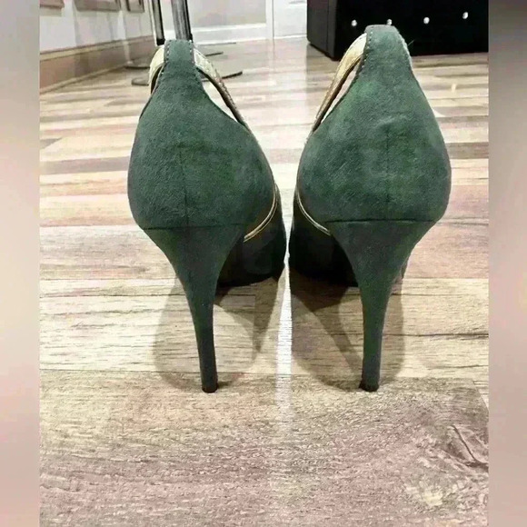 7M Marc Fisher Women’s Garlene Vegan Suede Pumps Heels Olive Green - Picture 4 of 6